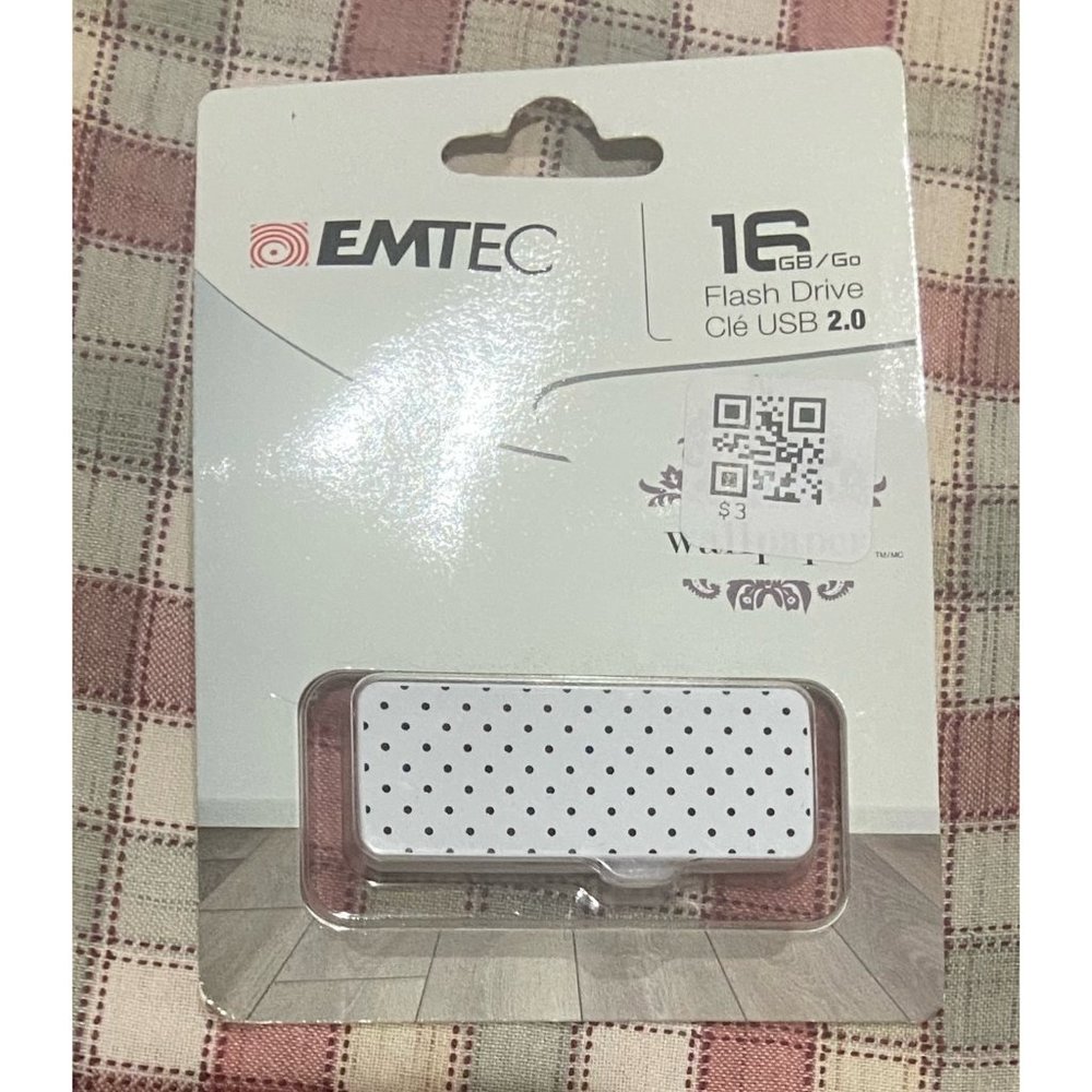 Emtec - 16 GB Flash Drive USB 2.0 Wallpaper Gray & White